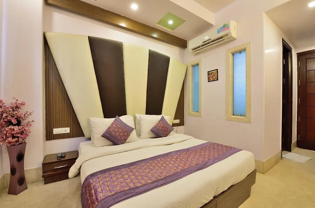 Hotel Taksh Inn Delhi  3*, Delhi (National Capital Territory of India)